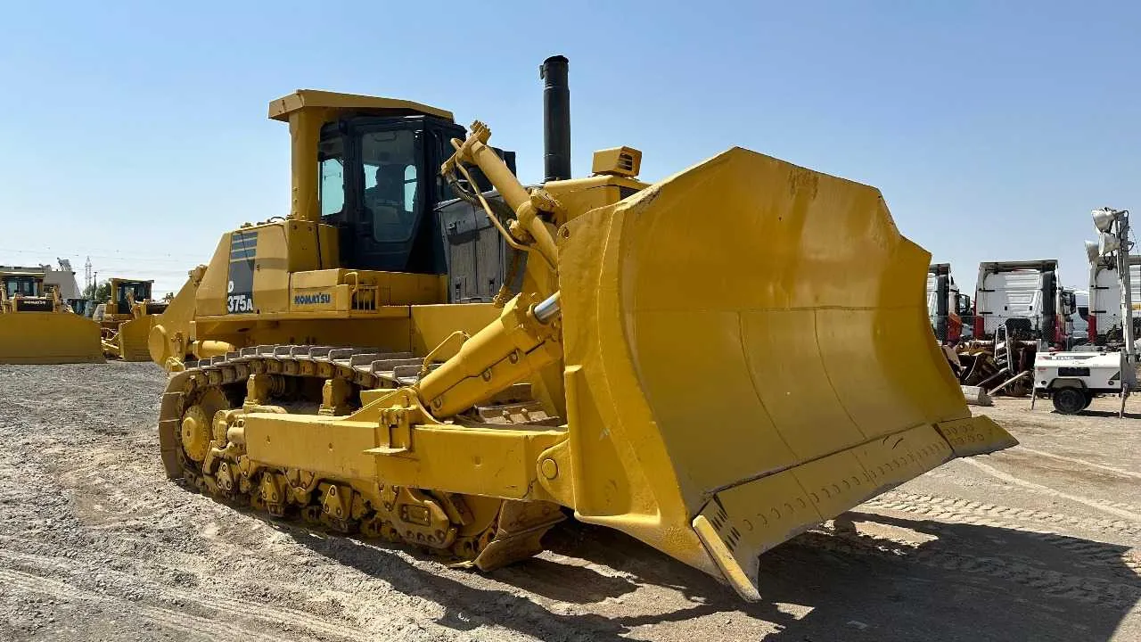Komatsu D375A-5 Dozer – 2009 – 62,500 h Komatsu D375A-5 dozer 62500h from 2009