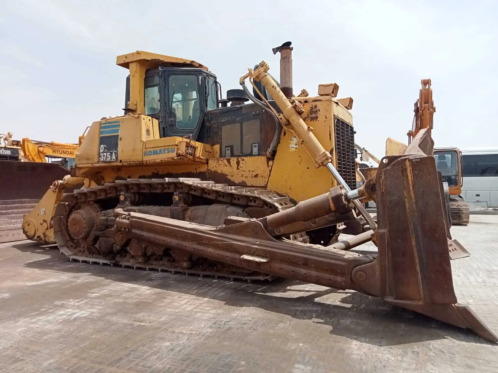 Komatsu D375A-6R Dozer – 2012 – 65,000 h Komatsu D375A-6R dozer 65000h from 2012