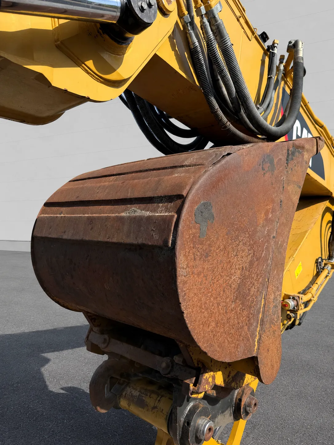 Caterpillar 320 EL with heavy duty bucket and Verachtert CW40 quick coupler