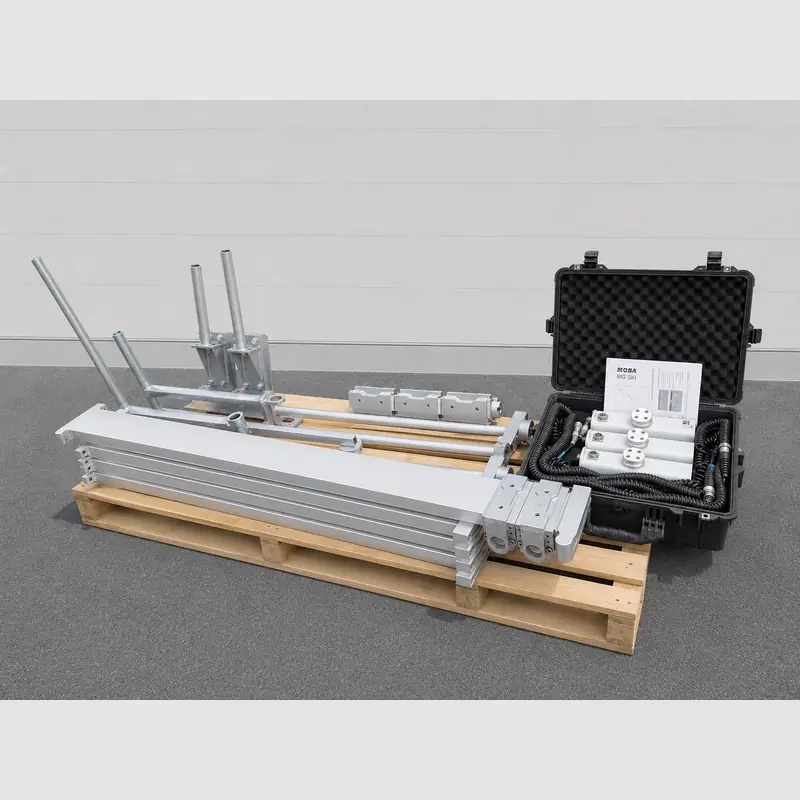 moba big sonic-ski — MOBA Big Sonic-Ski 13 m leveling system with three ultrasonic sensors and optional fourth sensor